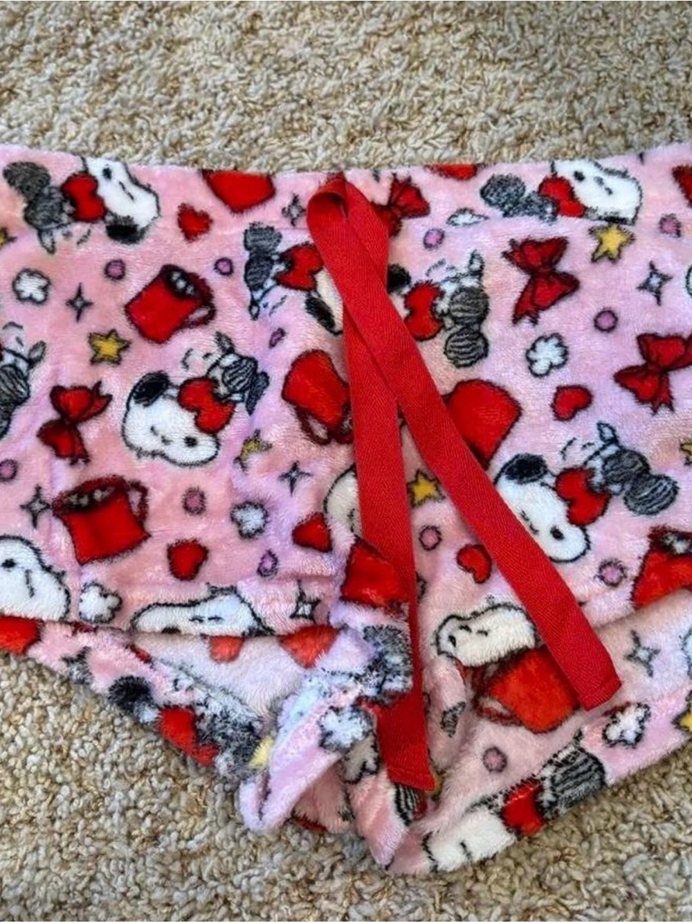 Peanuts snoopy Valentine’s Day shorts/pajamas  woman’s size large